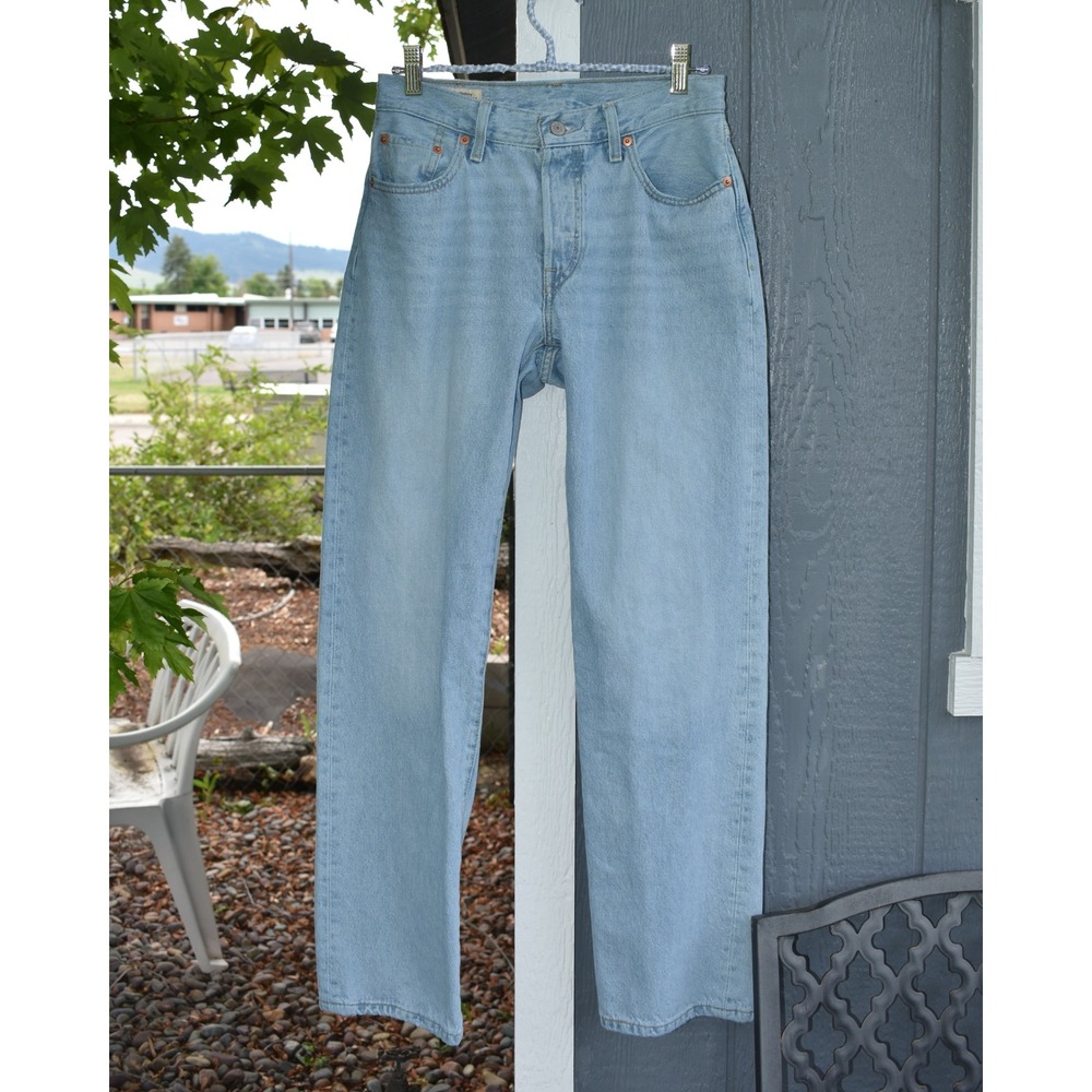 Levis 501 90s High Rise Straight Leg Jeans Light Wash Blue Denim Button Fly 28 - Picture 2 of 9